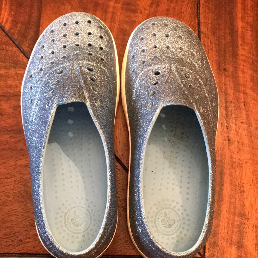 Girls Native Miller Bling Size J3